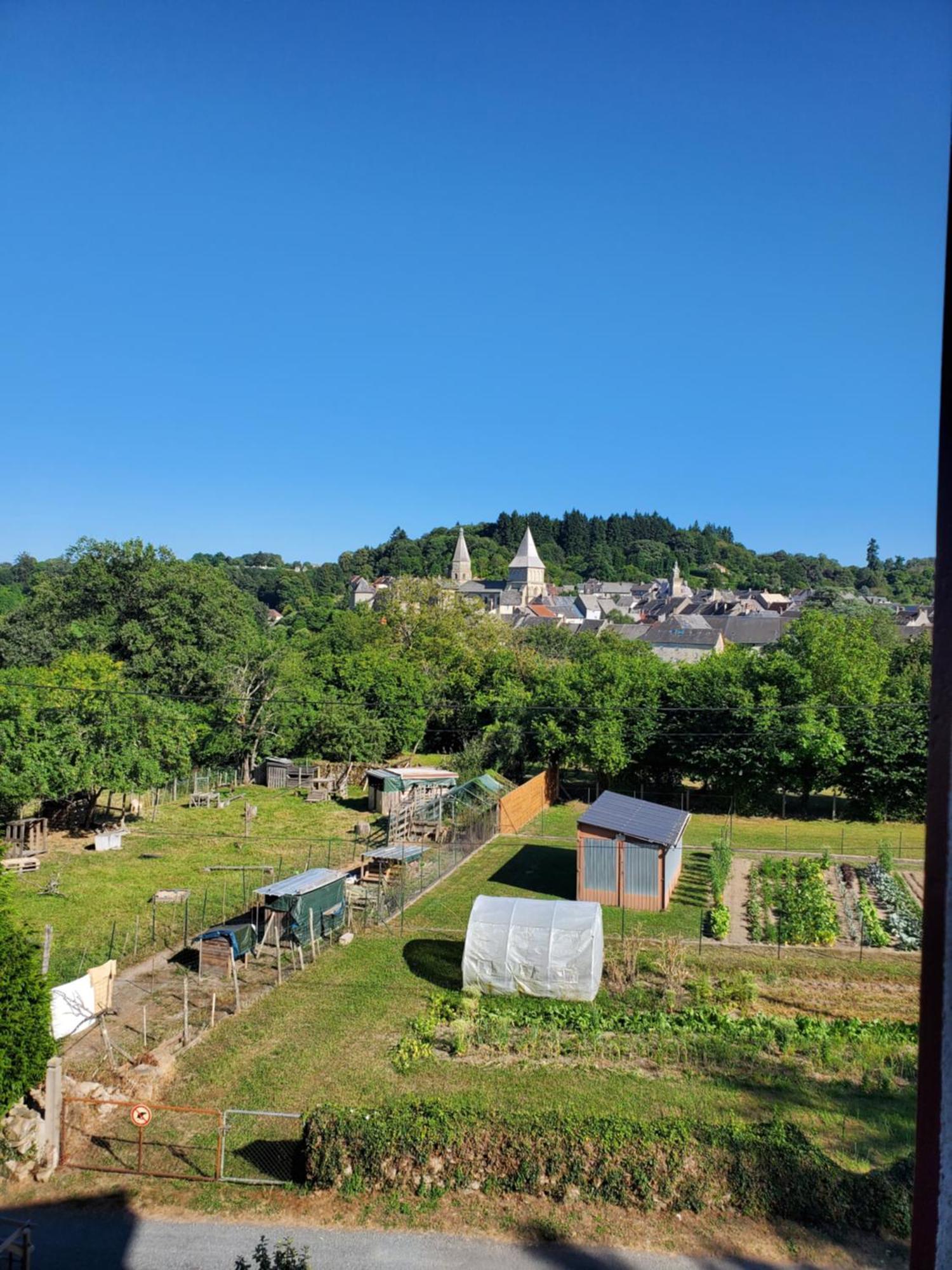 Apartament Aux Cieux Bénévent-lʼAbbaye Zewnętrze zdjęcie